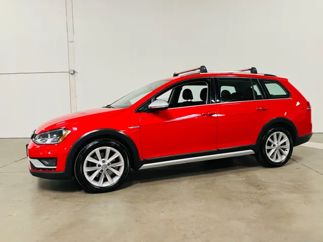 2017 Volkswagen Golf Alltrack SEL photo 3