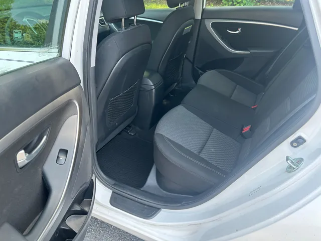 2016 Hyundai Elantra GT Base - Photo 6