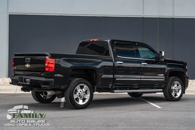 2016 Chevrolet Silverado 2500HD LTZ - Photo 10