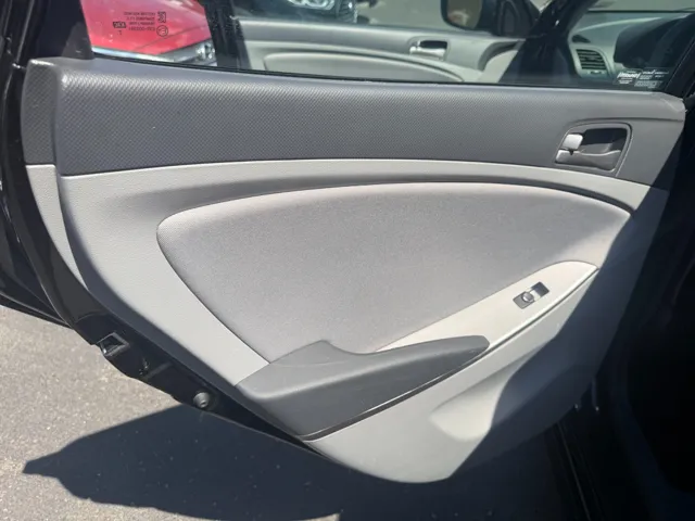 2017 Hyundai Accent 10