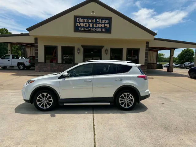 2018 Toyota RAV4 Limited's photo