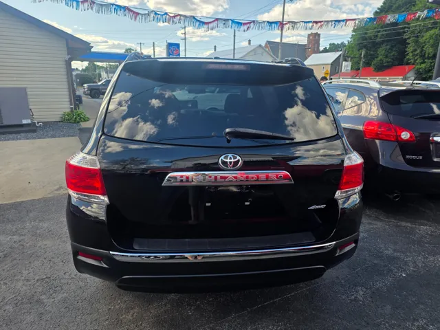 2011 Toyota Highlander SE - Photo 10