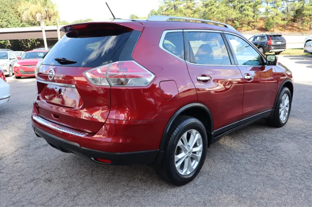 2016 Nissan Rogue SV AWD photo 4
