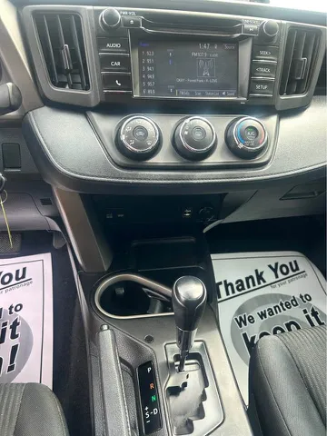 2017 Toyota RAV4 LE - Photo 13