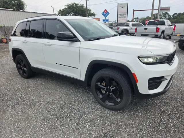2023 Jeep Grand Cherokee Altitude - Photo 11