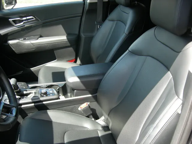 2023 Kia Sportage EX - Photo 8