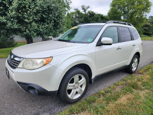 2010 Subaru Forester 2.5X Premium photo 2