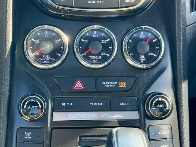 2016 Hyundai Genesis Coupe Ultimate - Photo 17