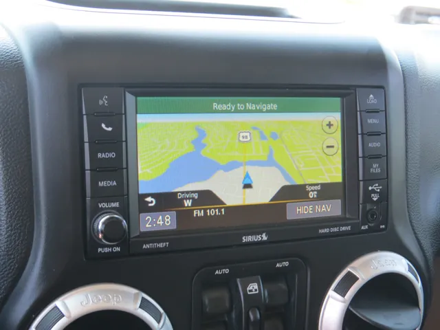 2014 Jeep Wrangler Unlimited Sahara photo 8