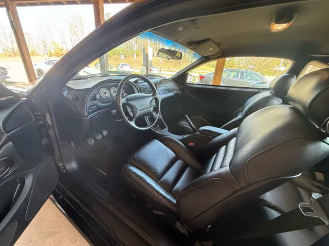 1995 Ford Mustang - Photo 10