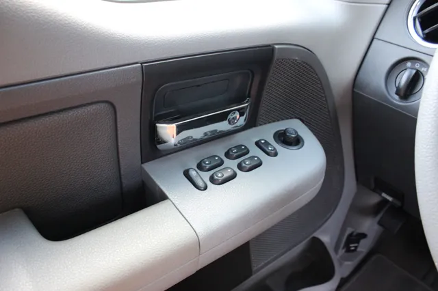 2004 Ford F-150 XLT - Photo 21