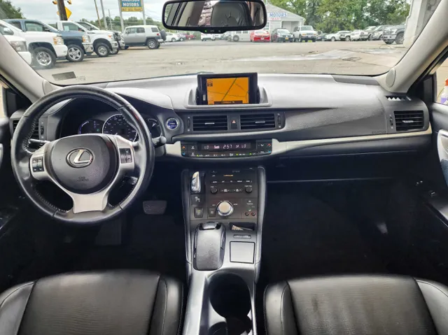 2012 Lexus CT 200h photo 18