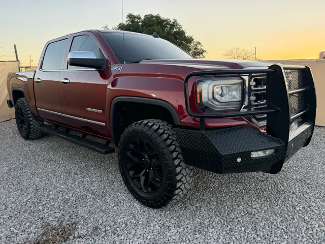 2017 GMC Sierra 4WD Crew Cab Short Box SLT's photo