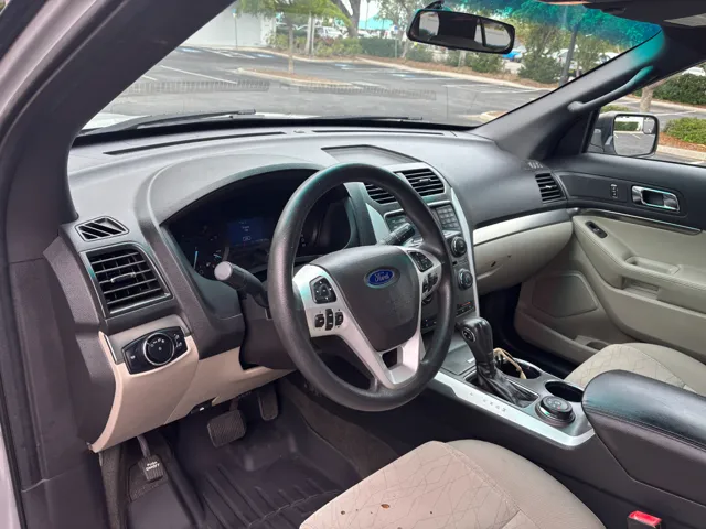2014 Ford Explorer Base - Photo 10