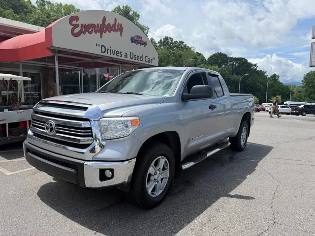 2016 Toyota Tundra SR5 4.6L 4WD Double Cab Standard Bed's photo
