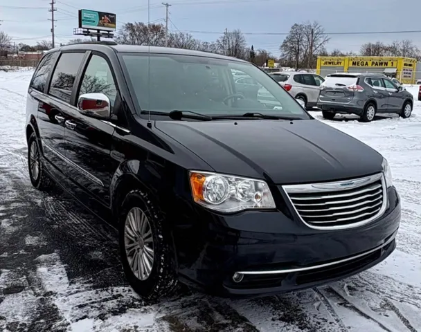 2015 Chrysler Town & Country Touring-L