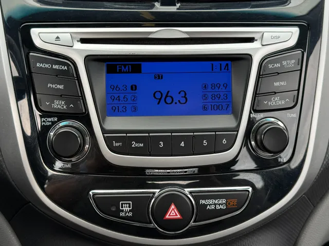 2014 Hyundai Accent GLS - Photo 30