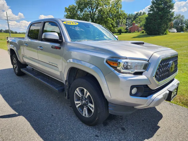 2019 Toyota Tacoma TRD Sport Double Cab Long Bed V6 4x4 photo 4