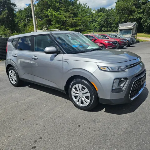 2022 Kia Soul LX's photo