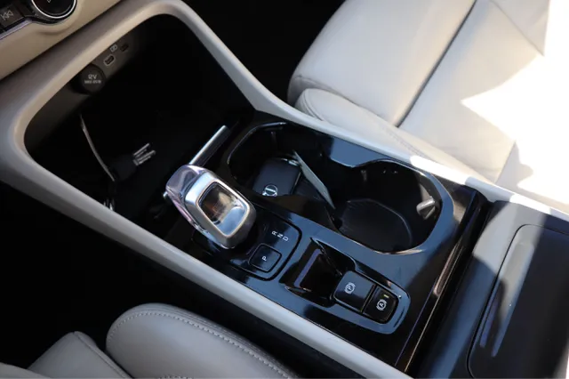2023 Volvo XC40 Ultimate photo 20