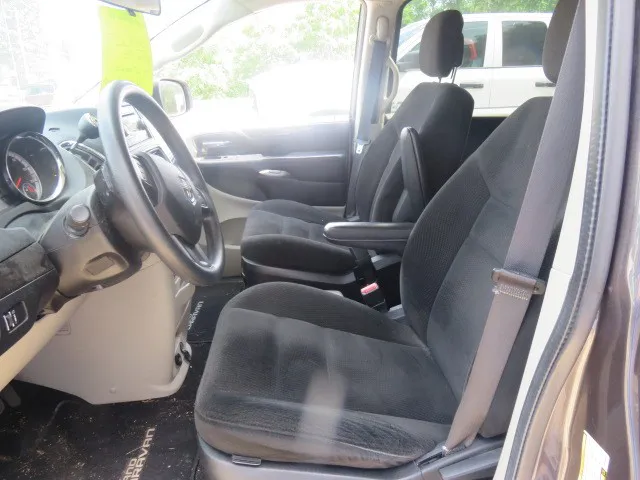 2016 Dodge Grand Caravan SE - Photo 14
