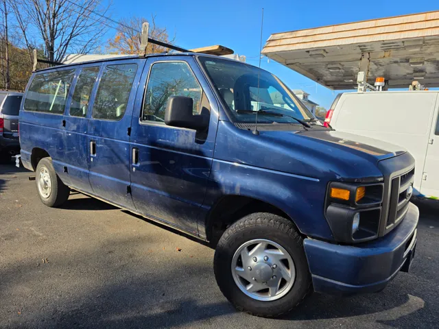2009 Ford E-Series Econoline Wagon XL's photo