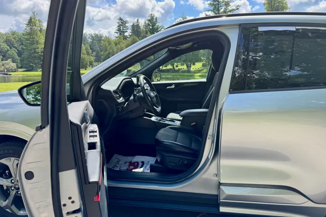 2023 Ford Escape ST-Line - Photo 11