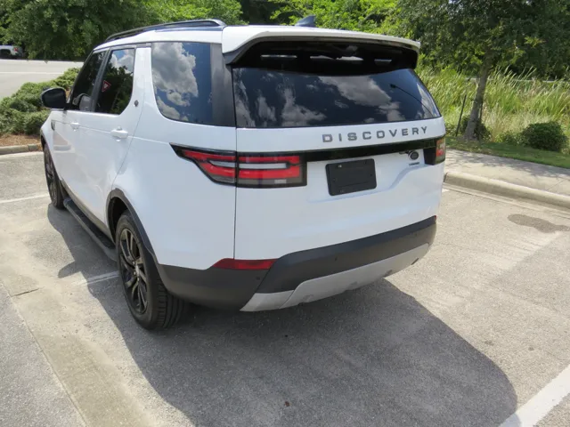 2018 Land Rover Discovery HSE photo 22
