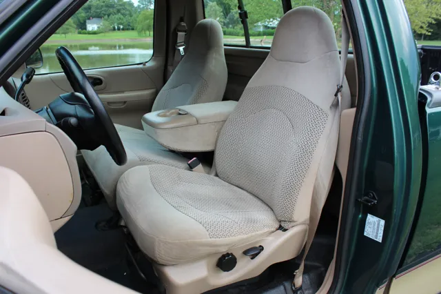 1999 Ford F-150 XL - Photo 10