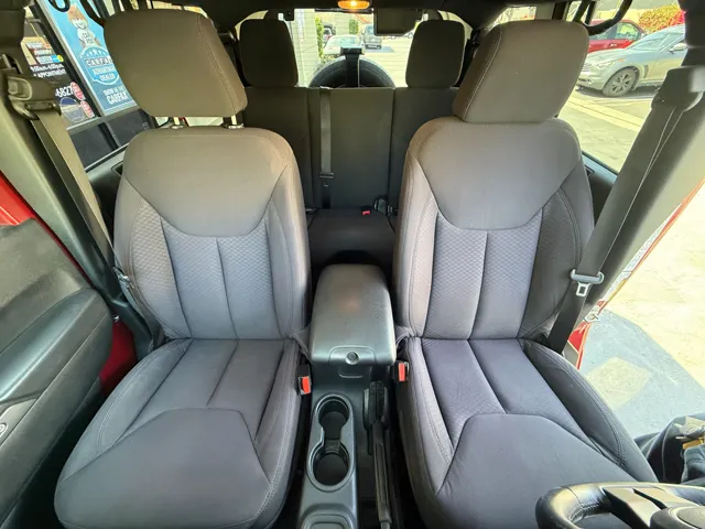 2013 Jeep Wrangler Unlimited - Photo 19