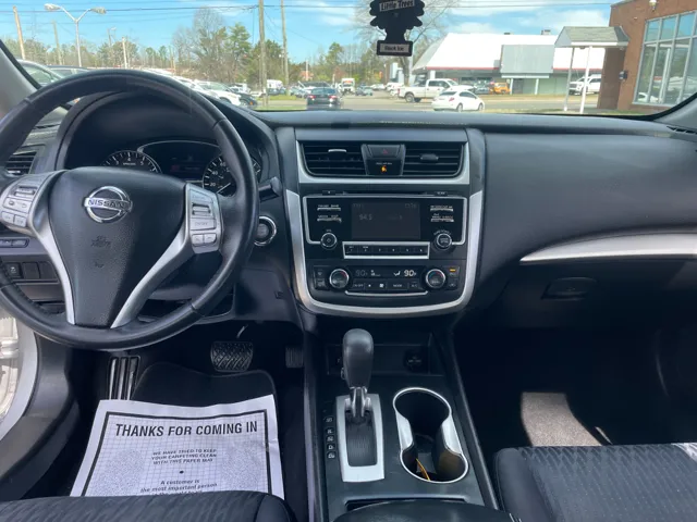 2017 Nissan Altima SV - Photo 10