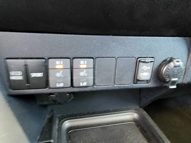 2013 Toyota RAV4 Limited photo 21