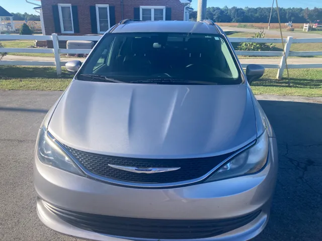 2020 Chrysler Voyager