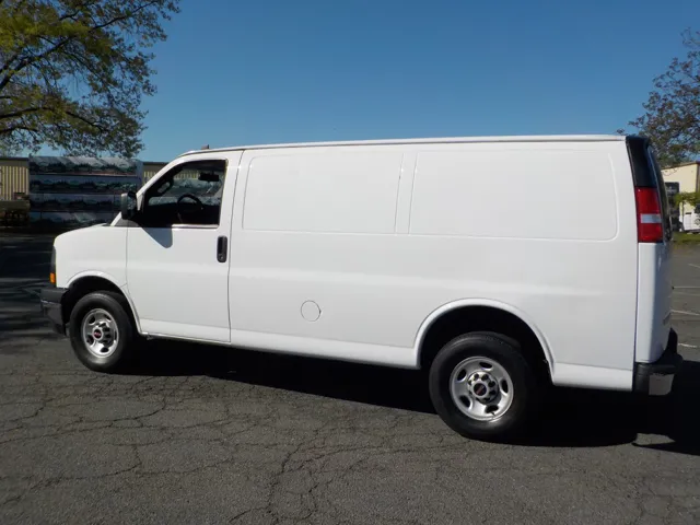 2022 GMC Savana Cargo Work Van - Photo 4