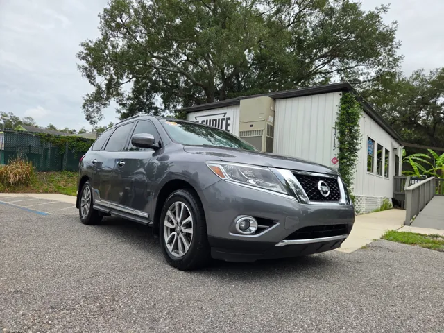 2016 Nissan Pathfinder SL 2WD's photo