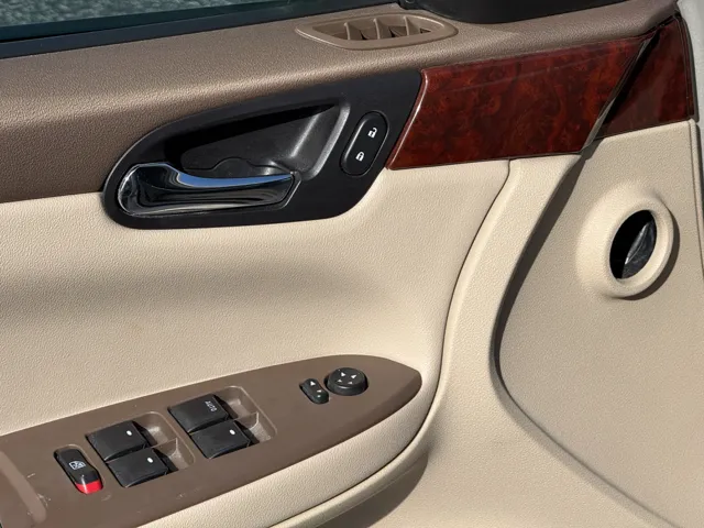 2008 Chevrolet Impala LT - Photo 17