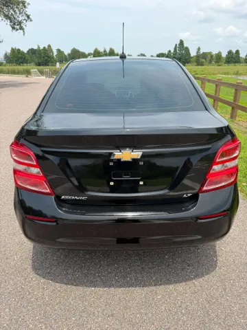 2017 Chevrolet Sonic LT - Photo 6