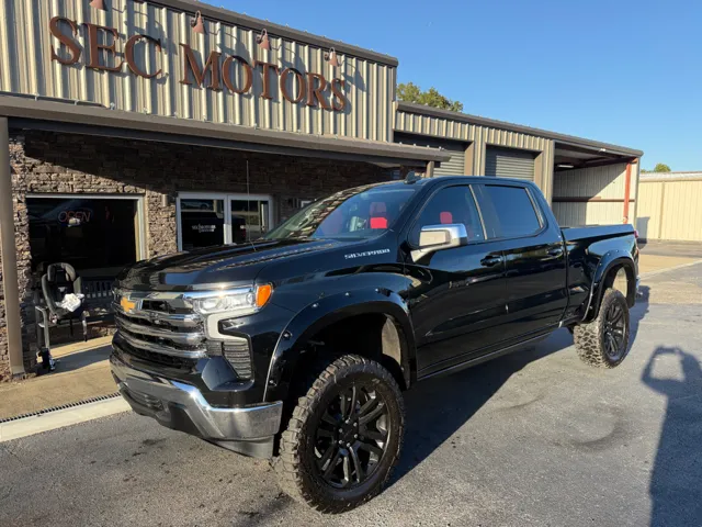 2024 Chevrolet Silverado 1500 LT's photo