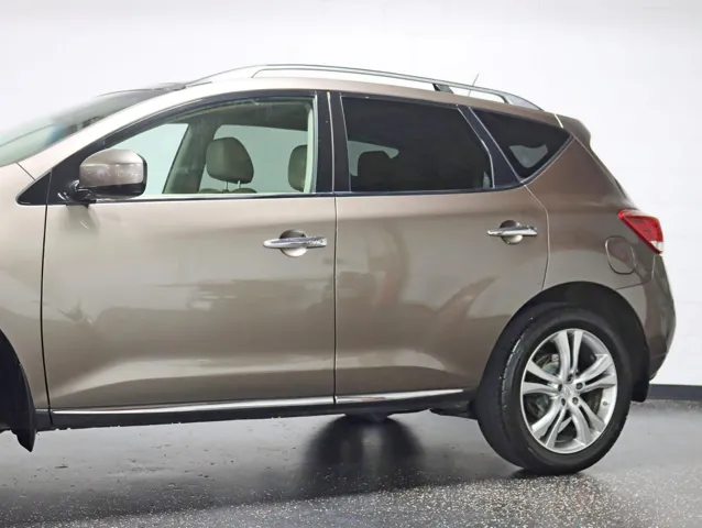 2011 Nissan Murano S photo 3