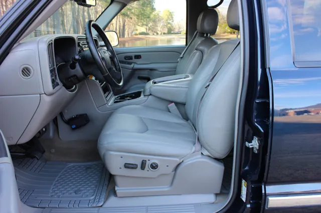 2005 GMC Sierra 2500HD - Photo 9