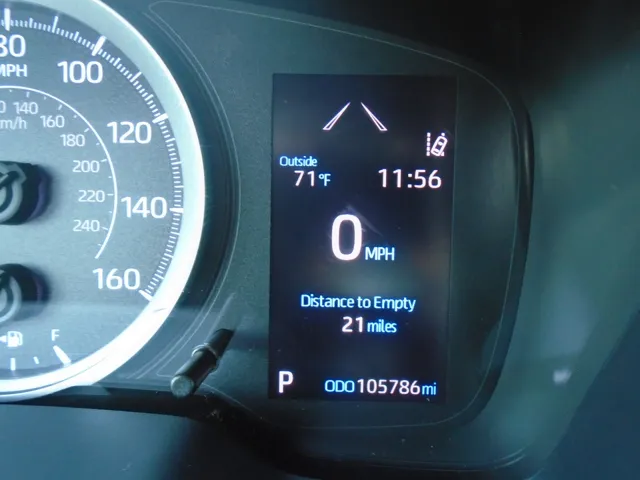 2021 Toyota Corolla LE - Photo 50