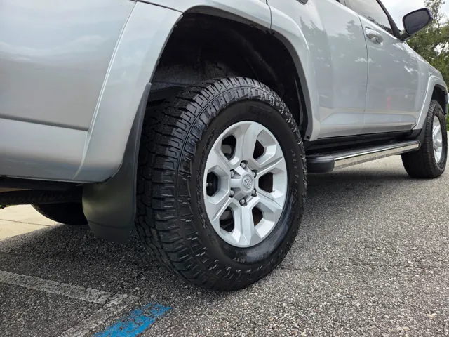 2016 Toyota 4Runner Base photo 4