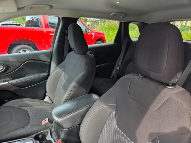 2019 Jeep Cherokee Latitude photo 20