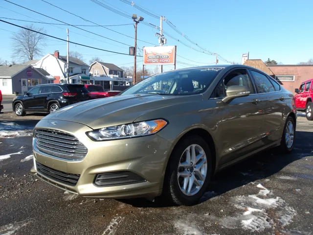 2013 Ford Fusion SE's photo