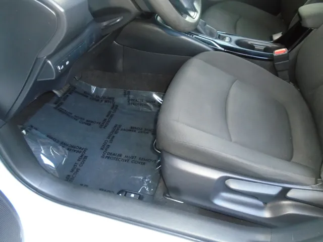 2021 Toyota Corolla LE - Photo 26