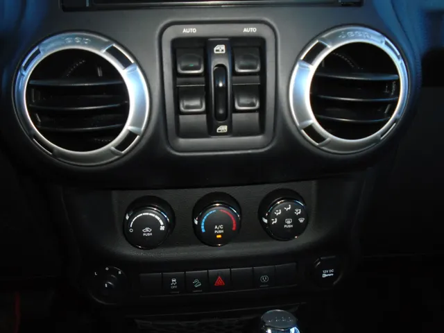 2017 Jeep Wrangler Unlimited Sahara - Photo 69