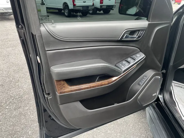 2019 Chevrolet Suburban LT photo 13