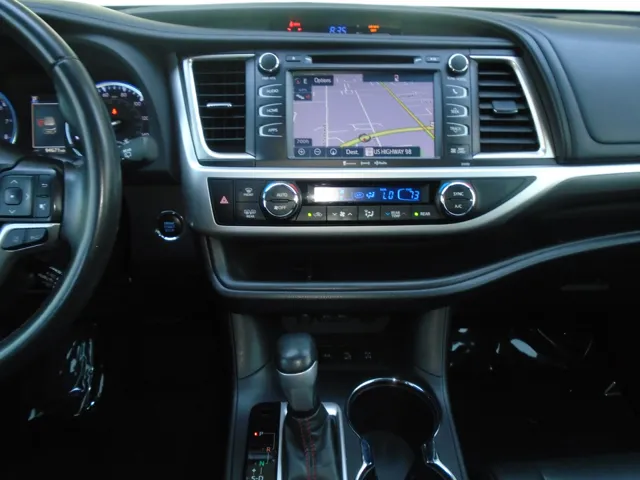 2019 Toyota Highlander SE - Photo 68