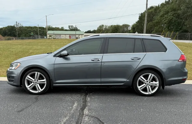 2017 Volkswagen Golf SportWagen 12