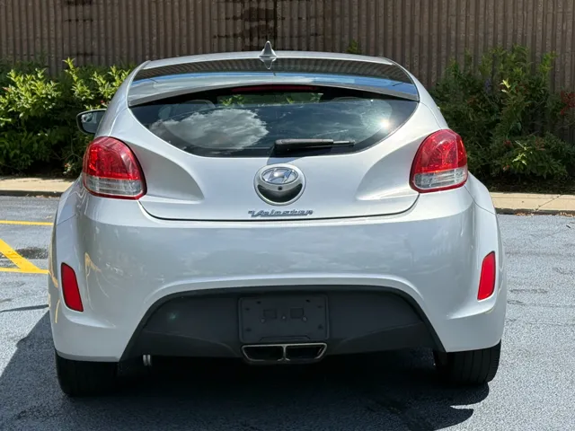 2015 Hyundai Veloster Base - Photo 10